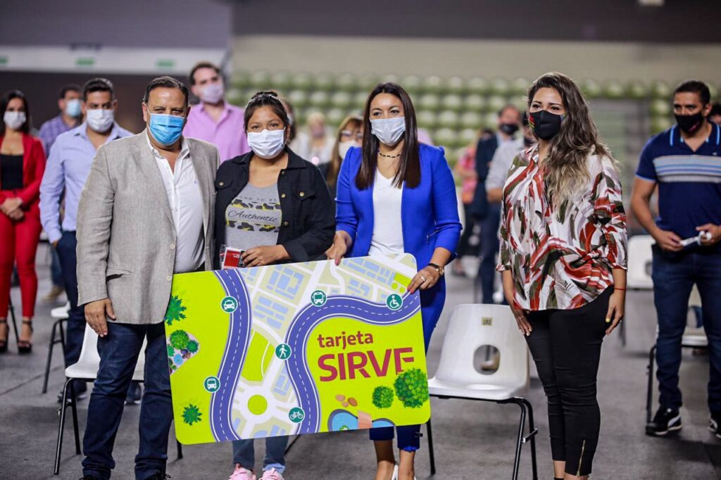 El Gobierno provincial riojano entregó las primeras tarjetas del Boleto Estudiantil Gratuito