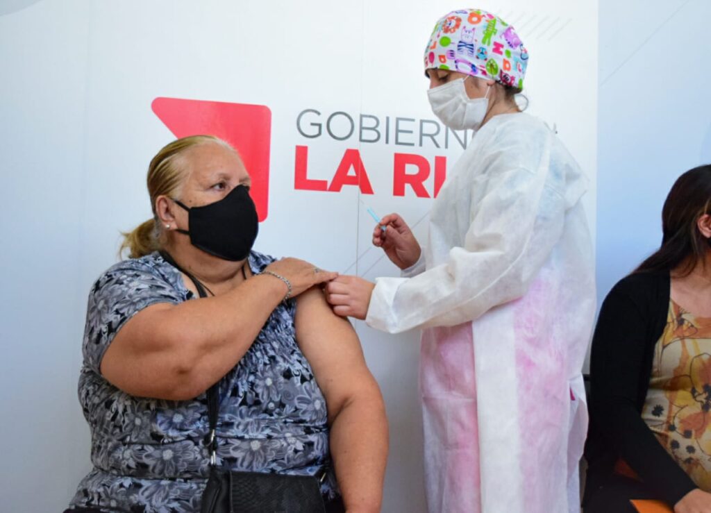 La Rioja se posiciona como la cuarta provincia que más vacunas contra el Covid-19 aplicó