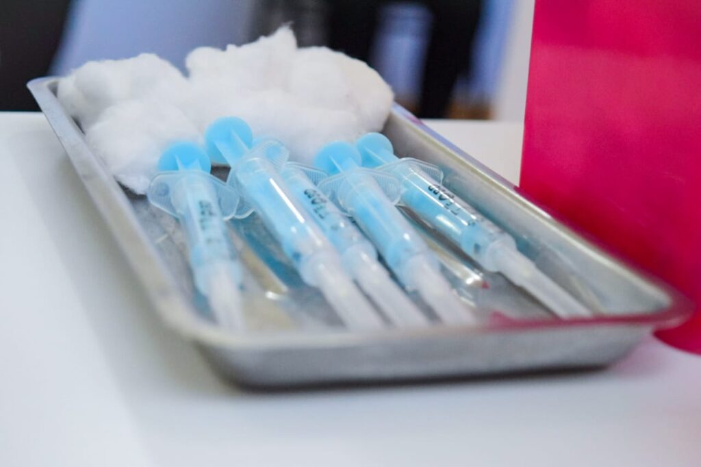 Dan a conocer los resultados parciales de un estudio clínico sobre la respuesta de anticuerpos a la vacuna Sputnik V