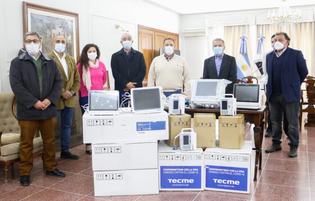 El gobernador Ricardo Quintela entregó equipamiento médico al Hospital “Herrera Motta” de Chilecito