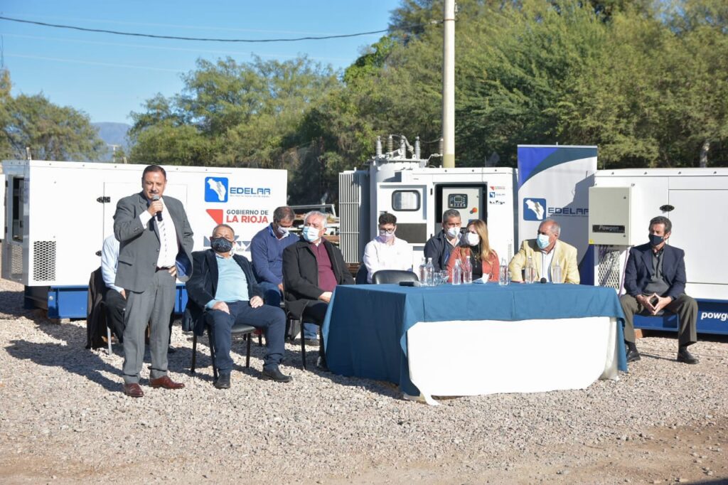 Hospitales y centros de vacunación recibieron generadores de electricidad para mejorar servicio de salud