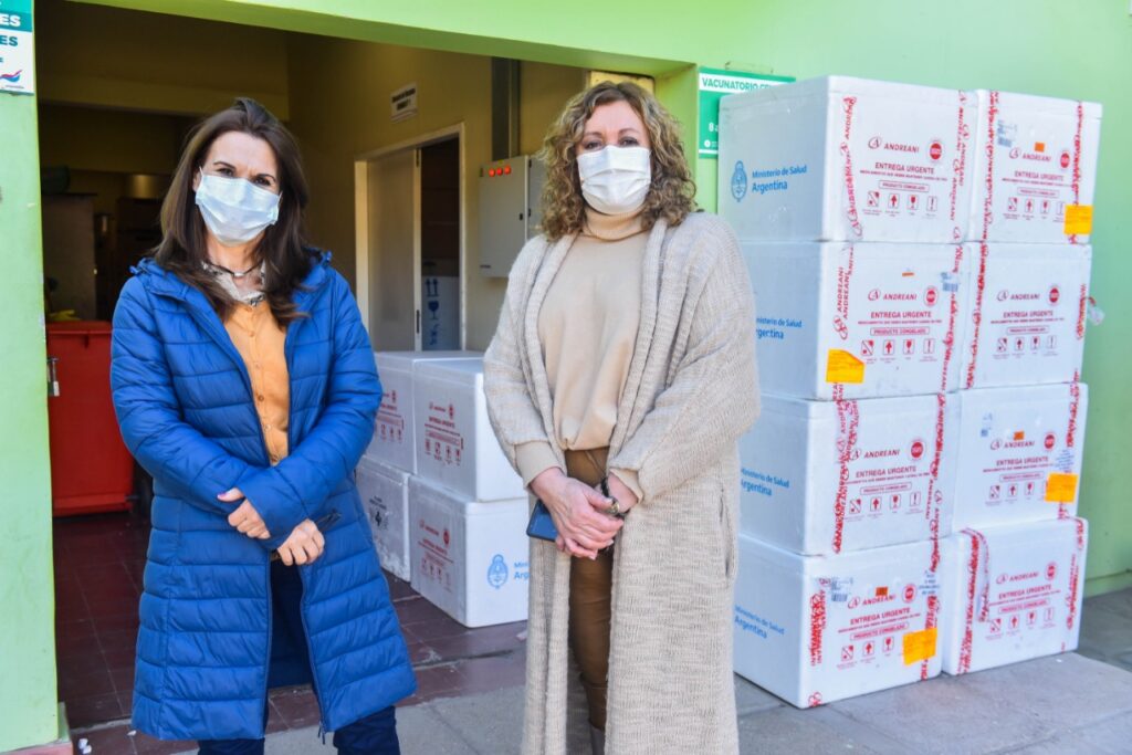 La Rioja recibió hoy 9.750 dosis de vacunas y aguarda para este viernes otras 5.200