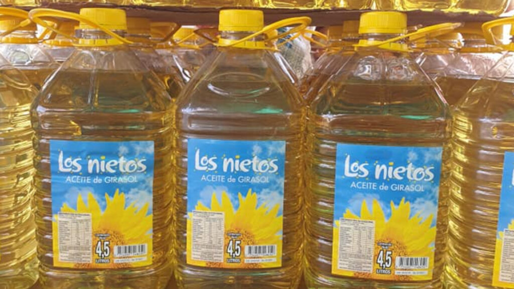 Anmat prohibió la comercialización y  consumo del aceite de girasol «Los Nietos» por «carecer de autorización de establecimiento y de producto»