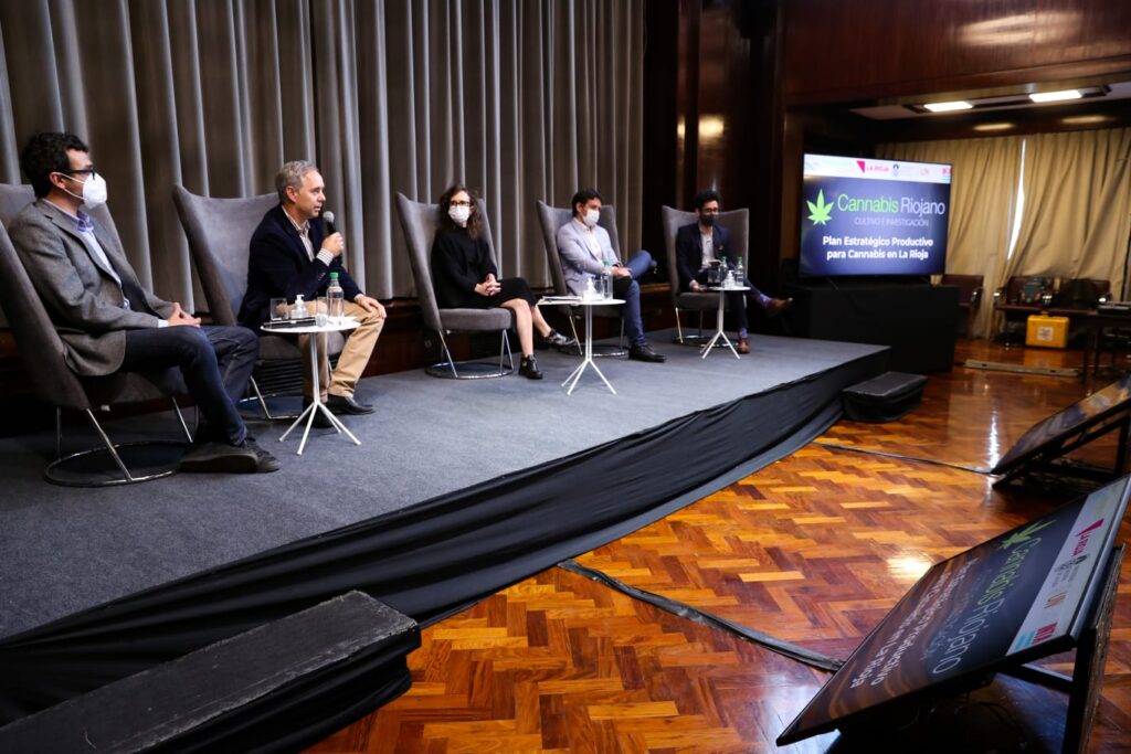 La Rioja estuvo presente en el Primer Congreso Internacional de Cannabis Medicinal