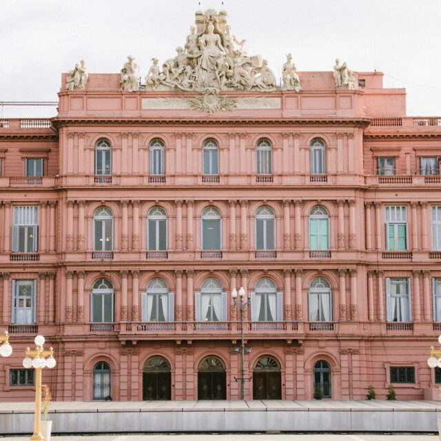 Renunió gustavo beliz, castagneto