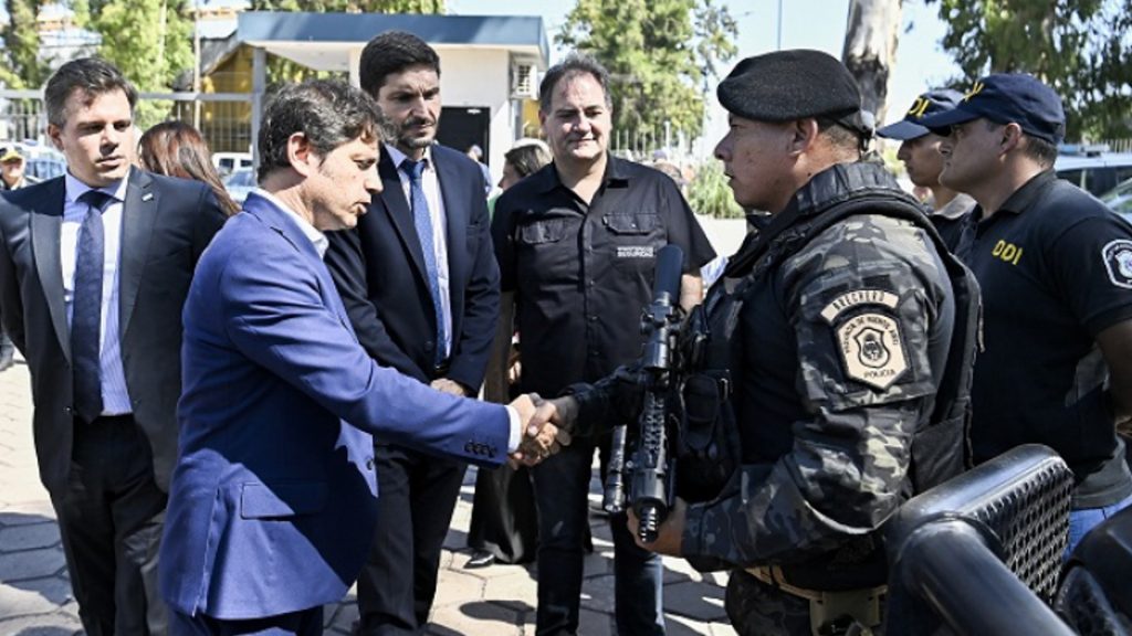 Kicillof y Pullaro firmaron un convenio de asistencia recíproca en materia de seguridad