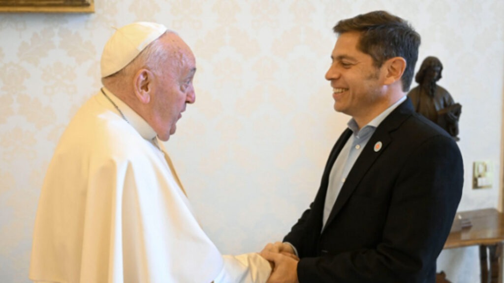 Kicillof fue recibido por el Papa Francisco