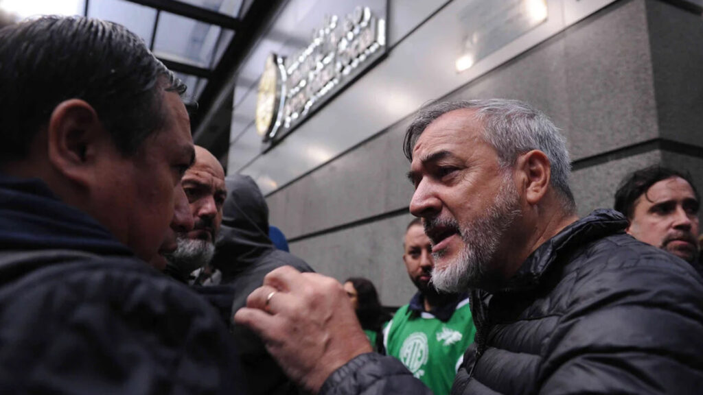 Los estatales convocaron a un nuevo paro nacional para este jueves contra los despidos y la represión