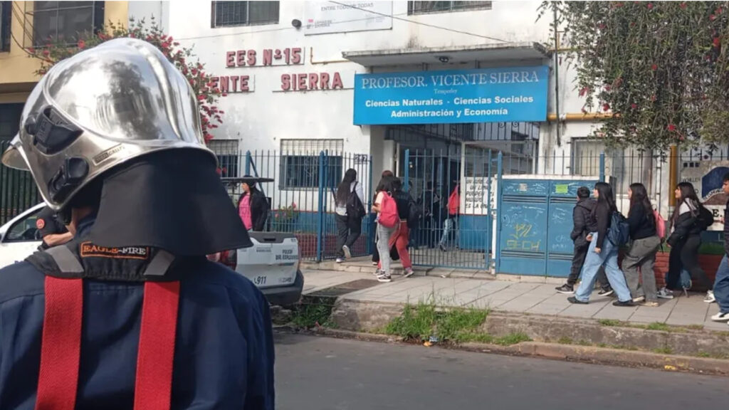 Lomas de Zamora: Dos escuelas de Temperley fueron evacuadas por amenazas de bomba