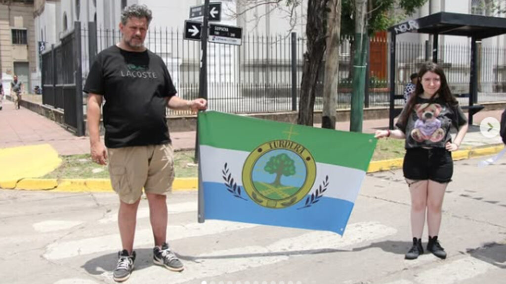 Turdera, un barrio de Lomas de Zamora que tiene bandera propia