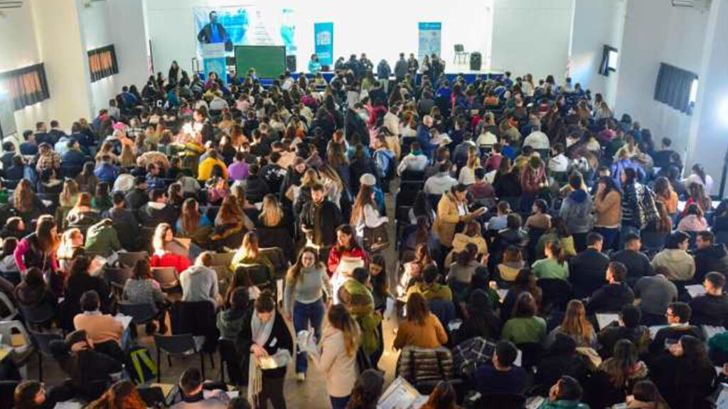 El Ministerio de Salud bonaerense abre la inscripción al Programa de pre residencias 2025