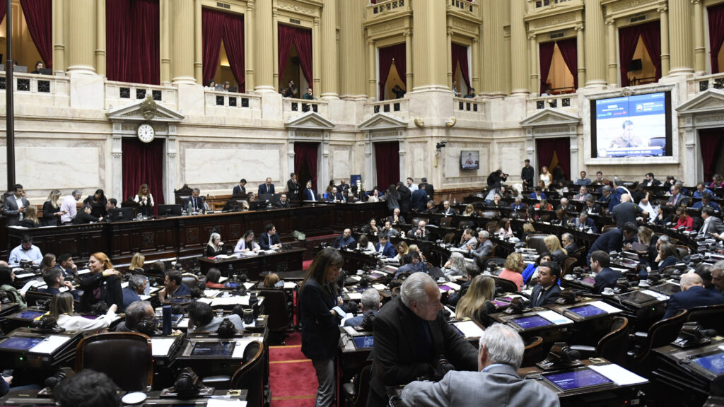 Caso $Libra: Diputados aprobó crear una comisión invesigadora y la interpelación de Toto Caputo y Guillermo Francos