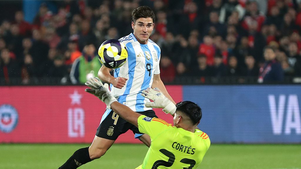 Argentina venció 1-0 a Chile y aseguró el primer puesto en las Eliminatorias Sudamericanas 2025