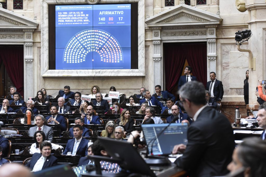 Diputados realizó cambios en la ley de DNU y vuelve al Senado