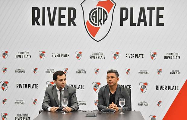 Gallardo sigue en River: El DT acordó la renovación del contrato con Di Carlo