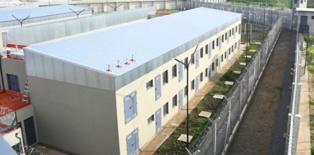 Alerta en Lomas: se fugó un peligroso delincuente de la Alcaidía de Santa Catalina