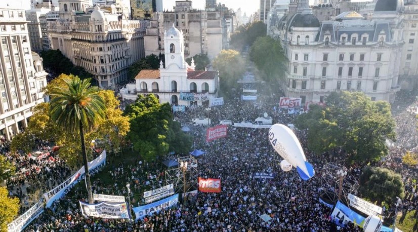 Marcha Federal Universitaria: Multitudinaria movilización a Plaza de Mayo en defensa de la Educación Pública y gratuita