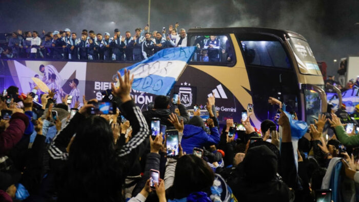 La Selección volvió del Mundial: Una multitud recibió en Ezeiza a los subcapeones